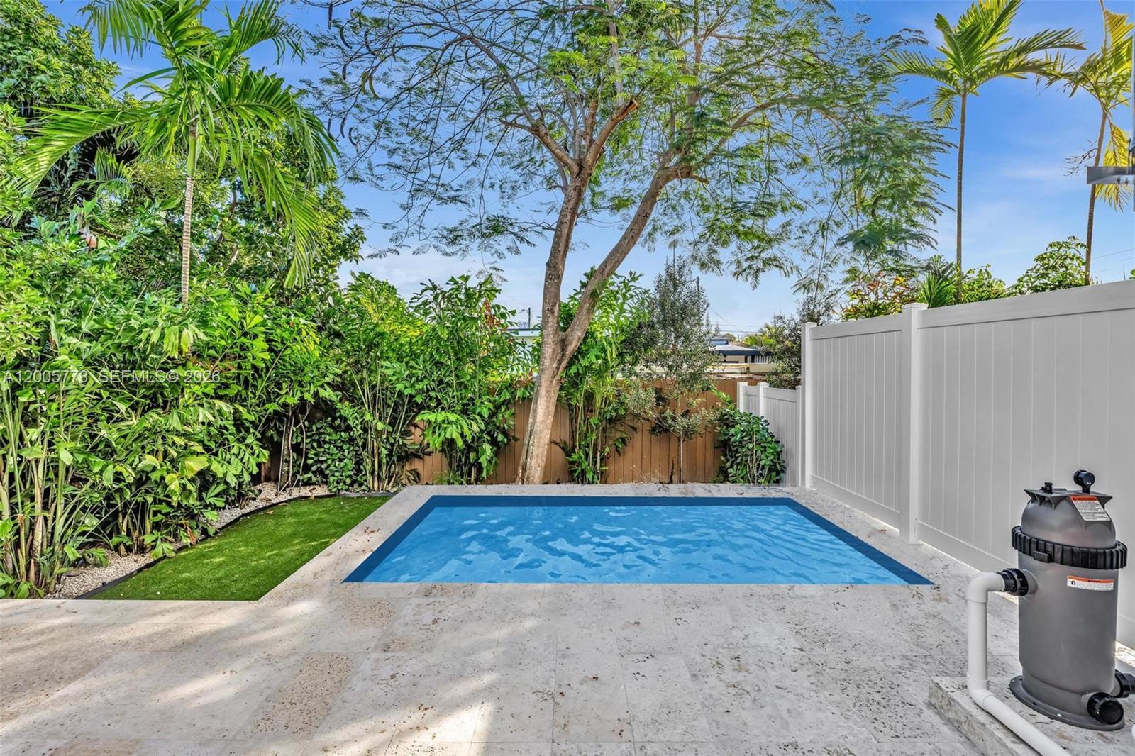 SILVER BLUFF GARDENS - Residential