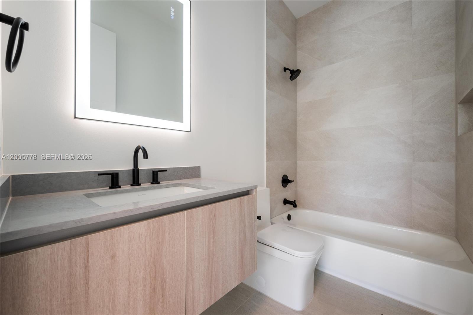 SILVER BLUFF GARDENS - Residential