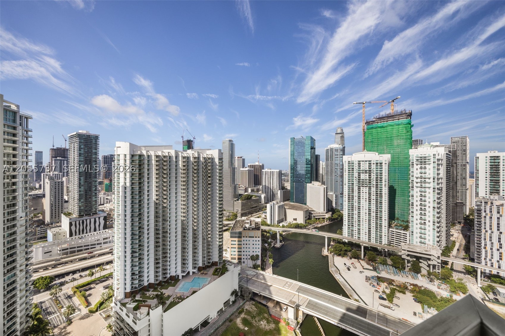 MINT CONDO - Residential