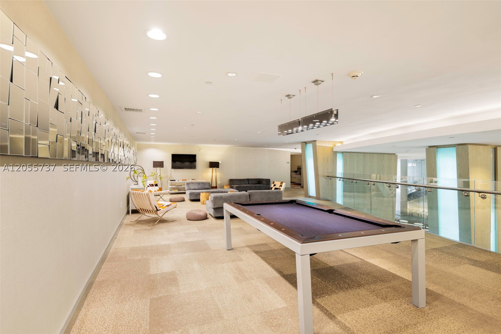 MINT CONDO - Residential