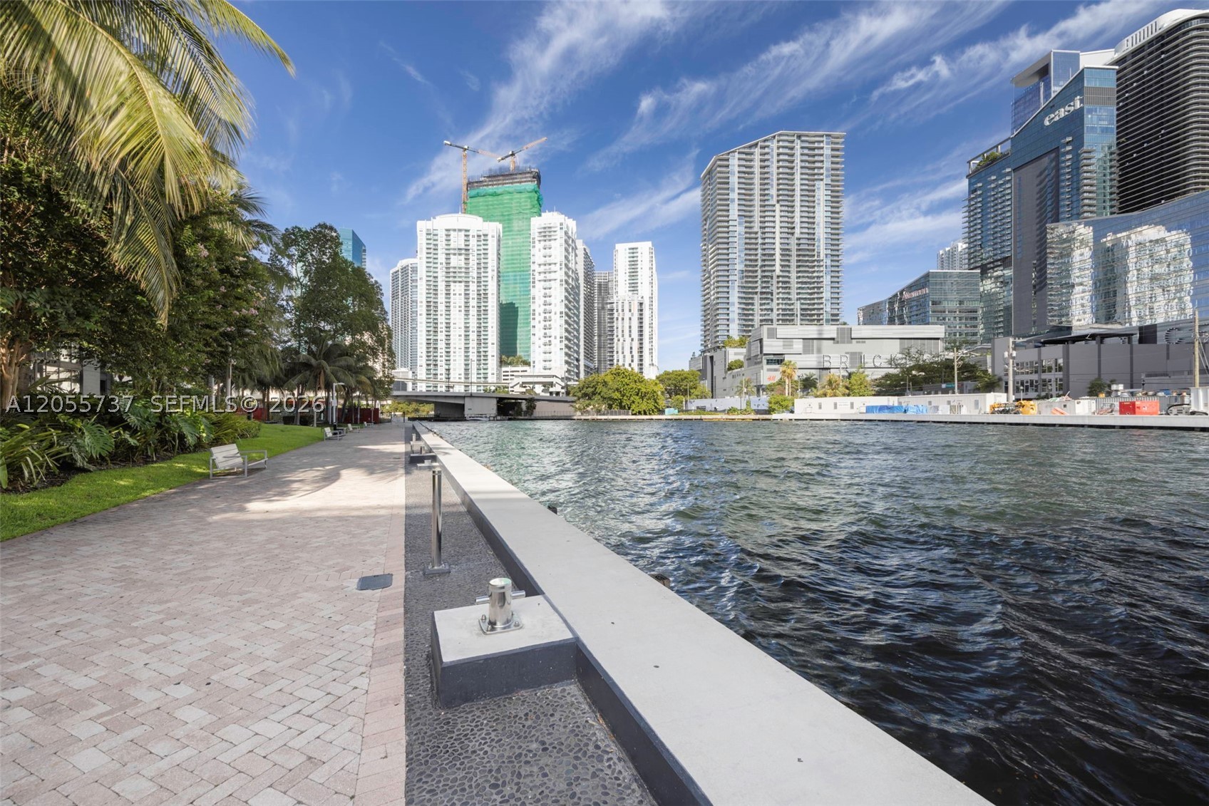 MINT CONDO - Residential