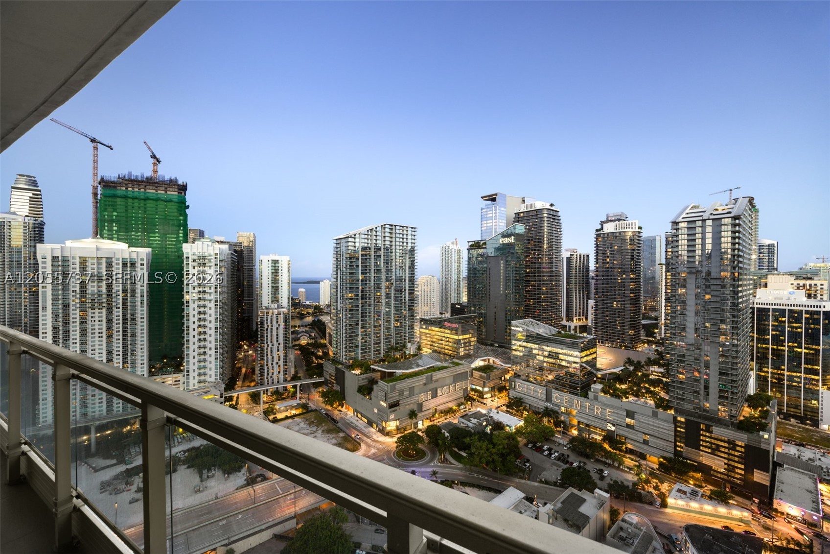 MINT CONDO - Residential