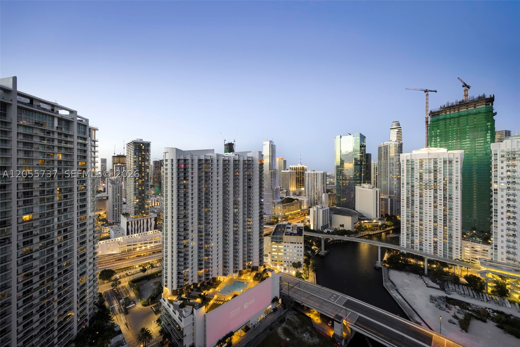 MINT CONDO - Residential