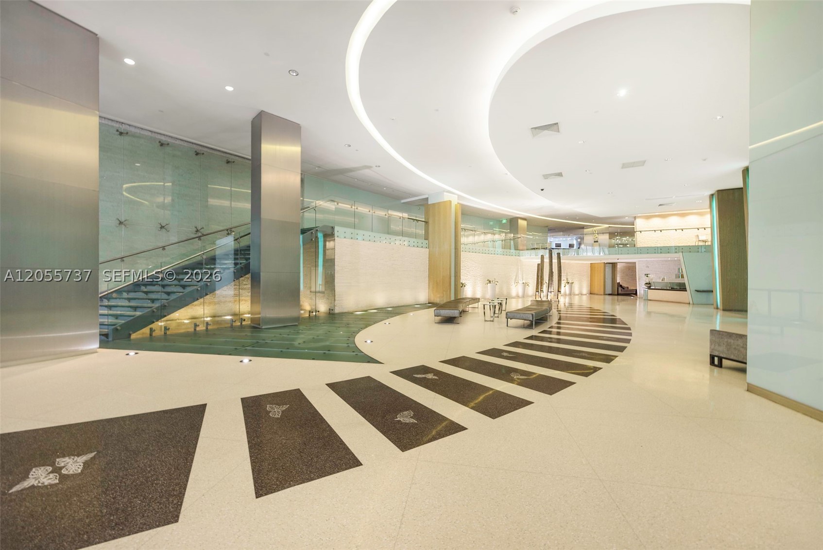 MINT CONDO - Residential