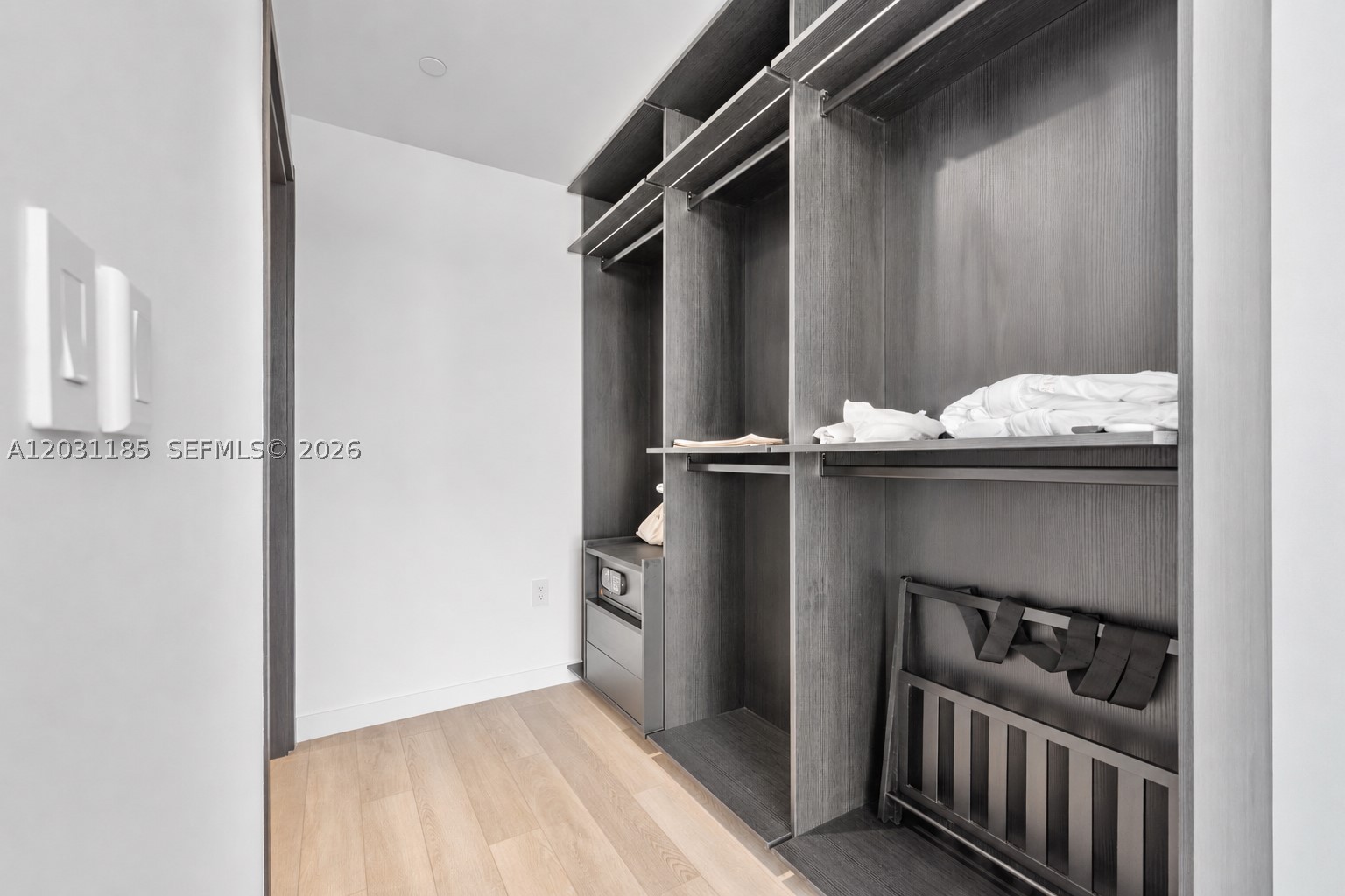 MIAMI NORTH - Residential