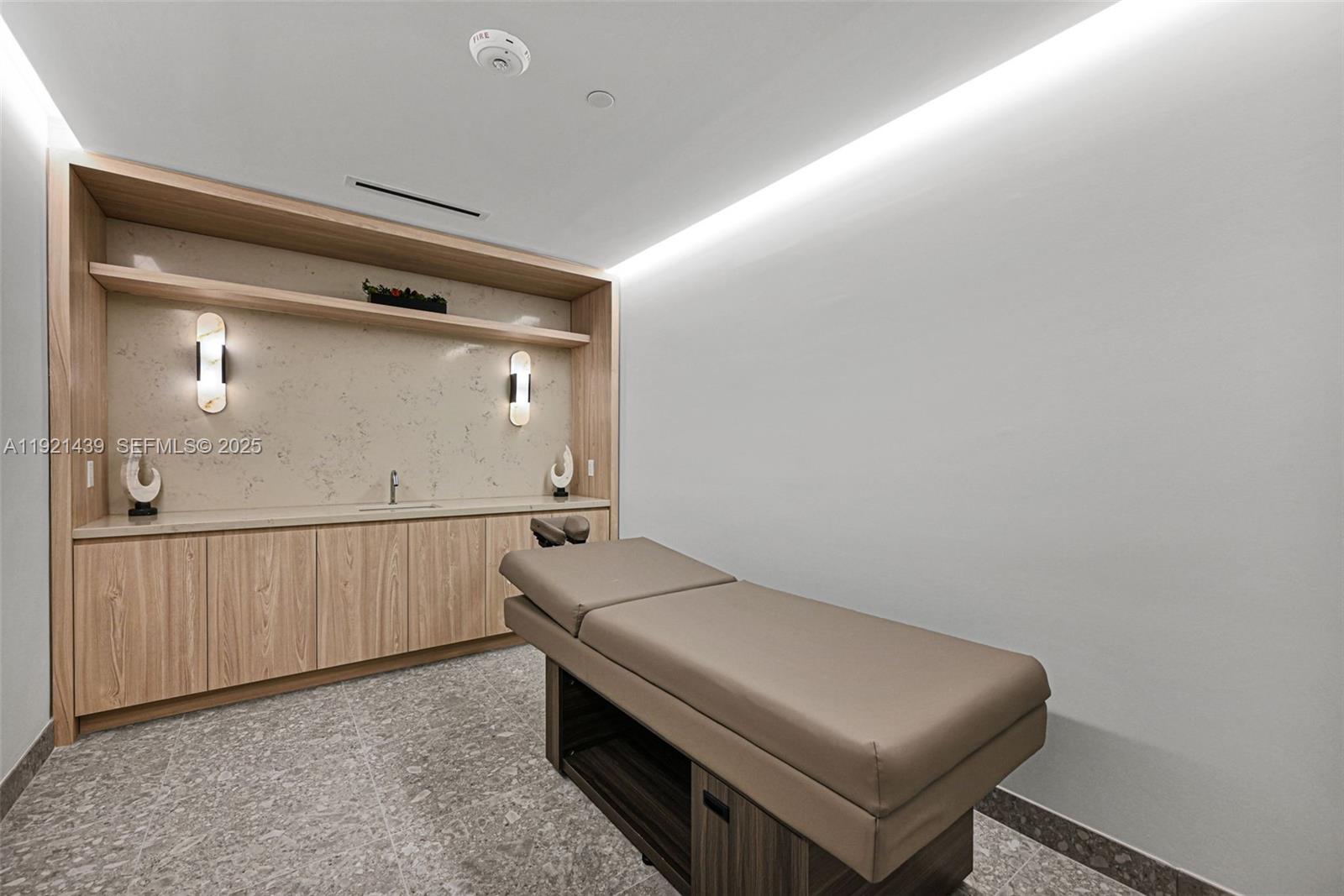 MIAMI NORTH - Residential