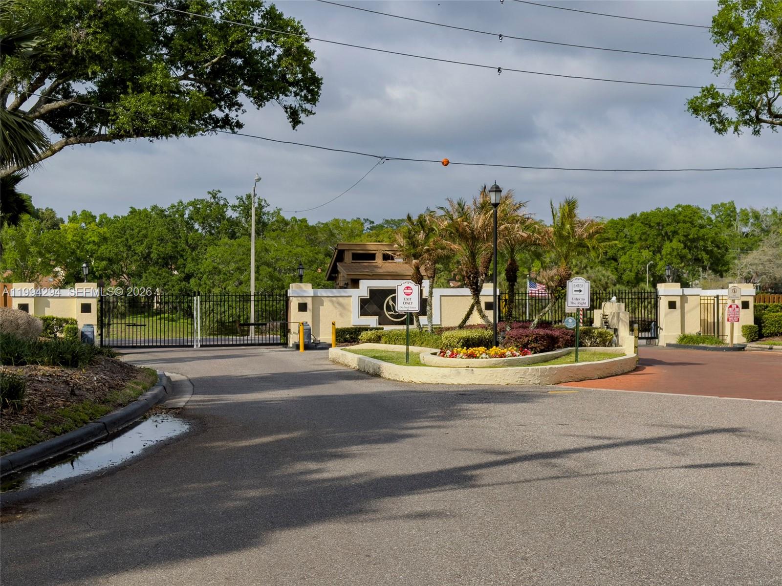 CRANES ROOST VILLAS - Residential