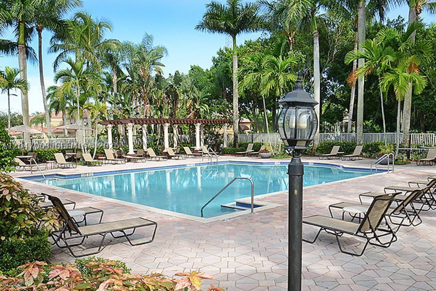 MIZNER POINTE OF BOCA VIA - Residential