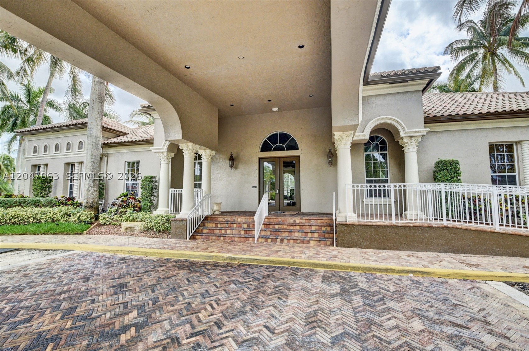MIZNER POINTE OF BOCA VIA - Residential