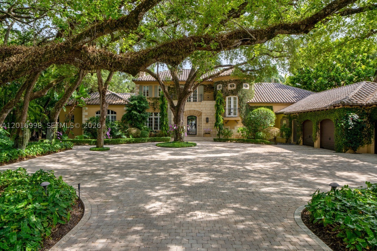 HIGH CREST - Residential