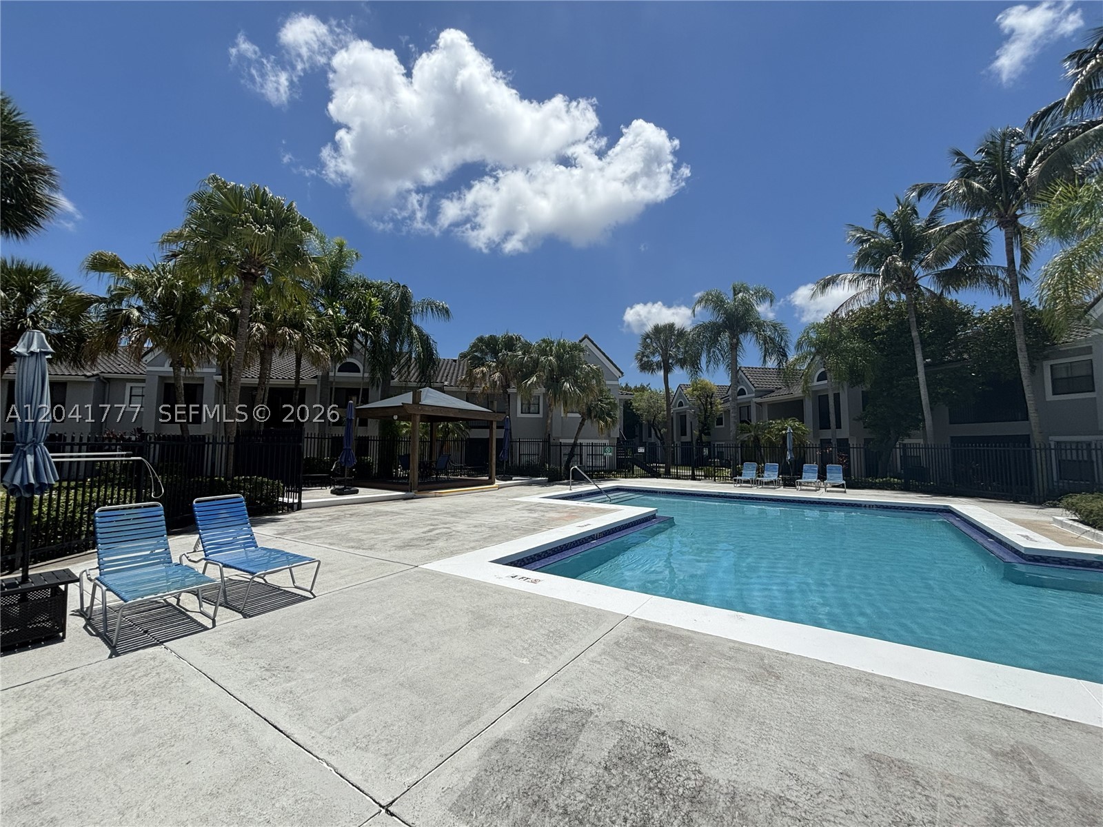 CORAL CLUB GARDEN VILLAS - Residential