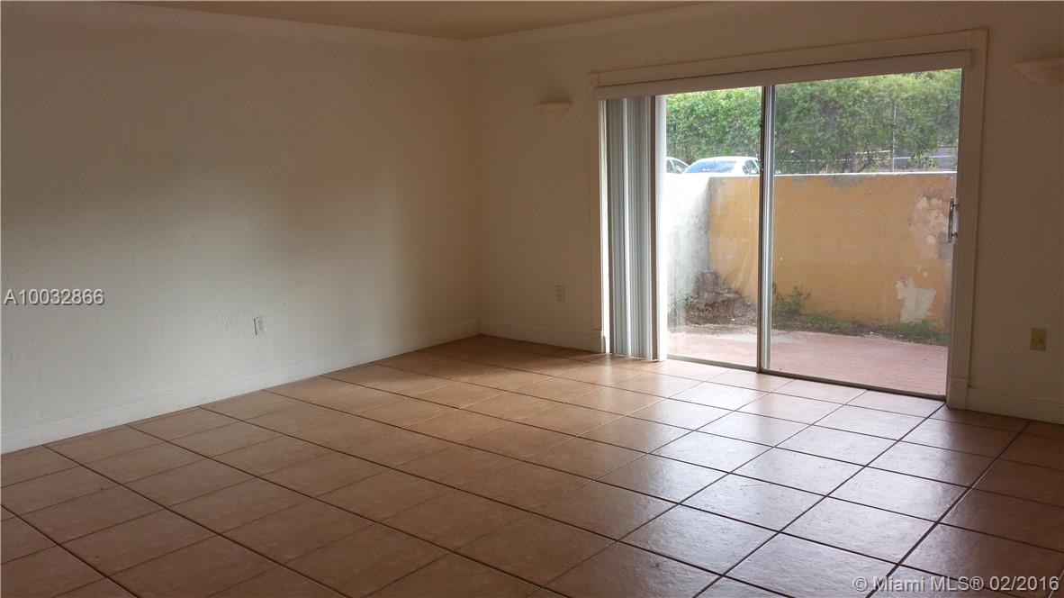 SPACIOUS 3 BEDROOMS & 2 BATHS GROUND FLOOR UNIT IN DADELAND GROVE PINECREST, CENTRALLY LOCATED WITHIN WALKING DISTANCE TO DADELAND MALL AND METRORAIL, CLOSE TO SHOPS AND RESTAIURANTS AND UM UNIVERSITY. WITHIN PINECREST SCHOOL DISTRICT. GATED COMMUNITY WITH POOLS AND MUCH MORE.LOTS OF PARKING FOR UNIT AND GUEST!!!!ADDITIONAL DEPOSIT FOR PETS!!!!