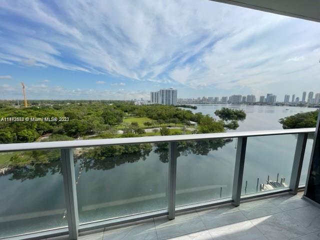 THE HARBOUR NORTH CONDO - Residential Lease