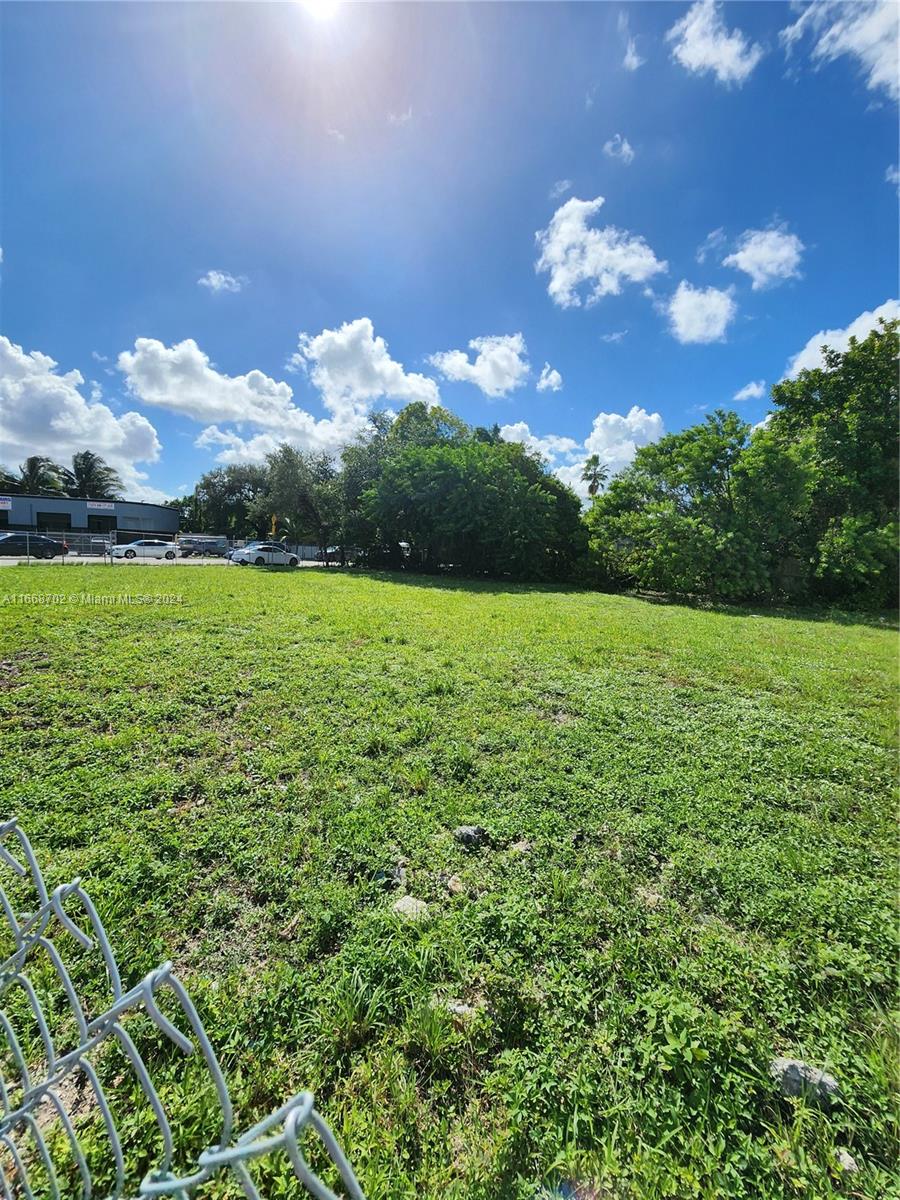 QUEENS PARK - Commercial Sale