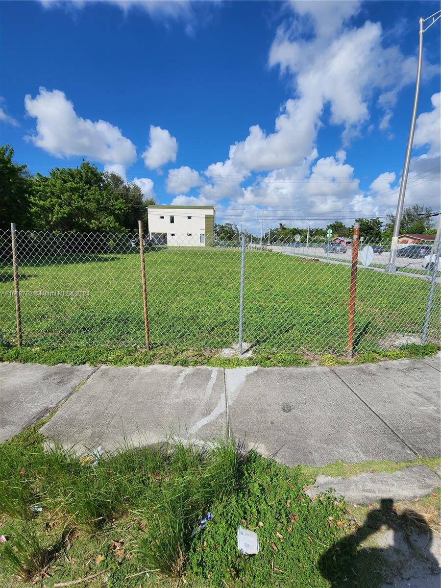 QUEENS PARK - Commercial Sale