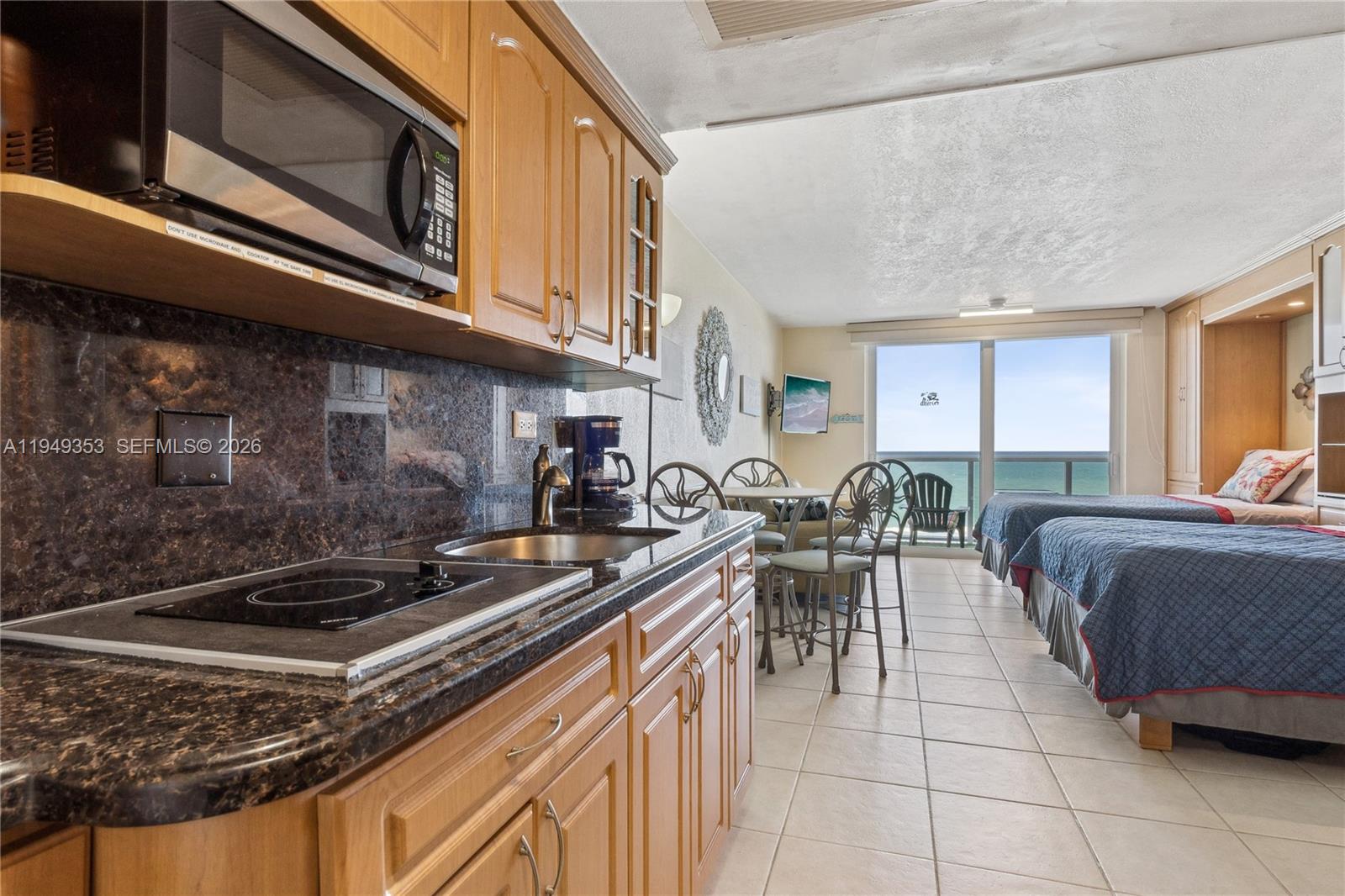 THE AVENTURA BEACH CLUB C - Residential