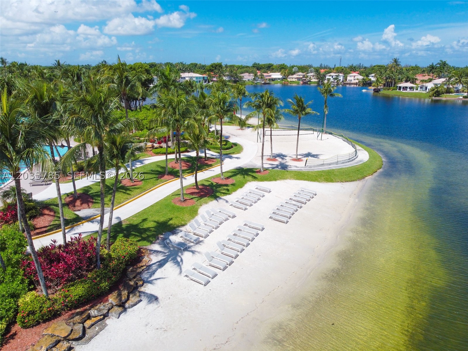 DORAL ISLES CATALINA - Residential