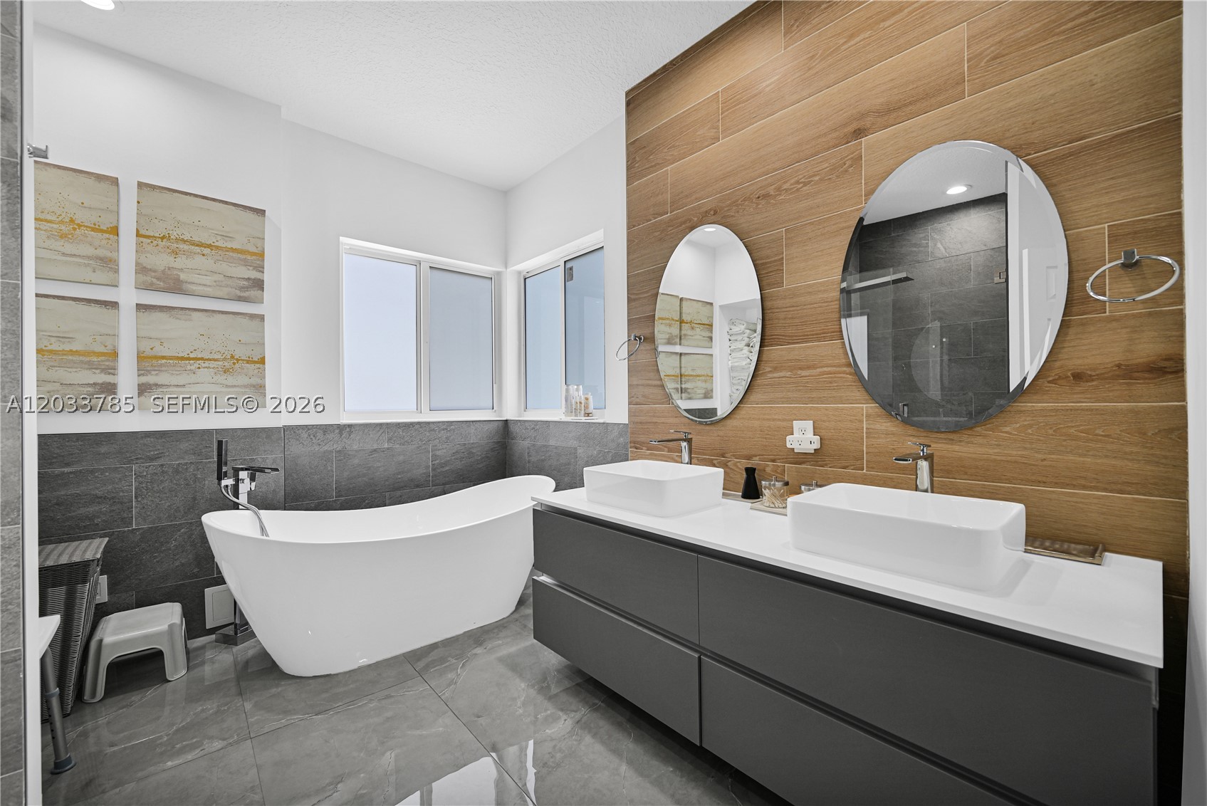 DORAL ISLES CATALINA - Residential