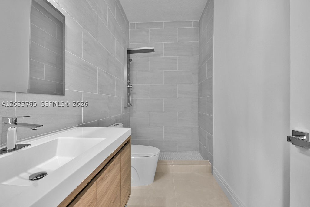 DORAL ISLES CATALINA - Residential