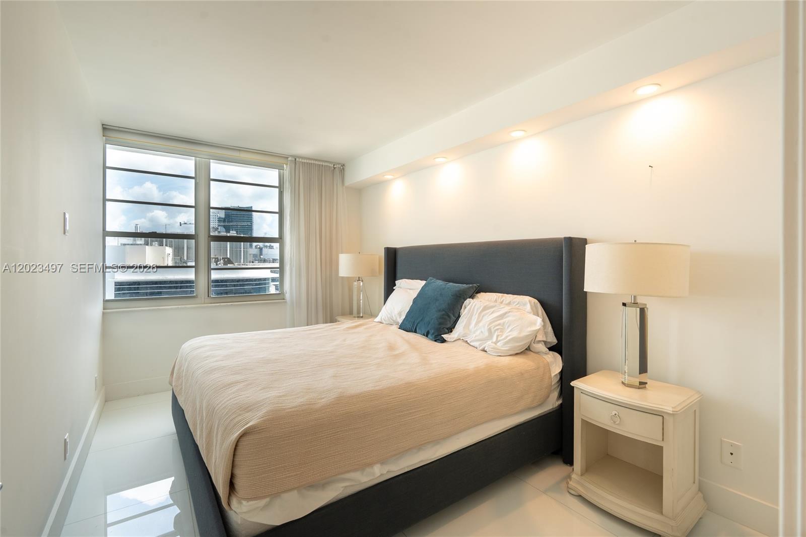 THE DECOPLAGE CONDO - Residential Lease