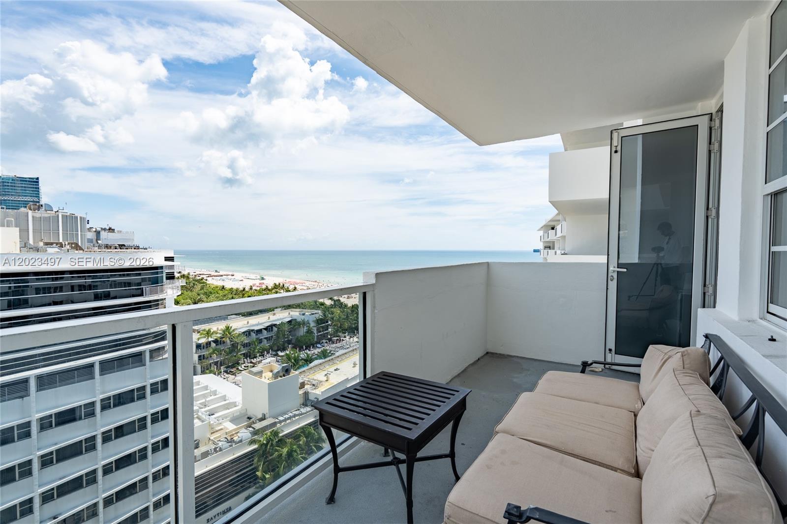 THE DECOPLAGE CONDO - Residential Lease