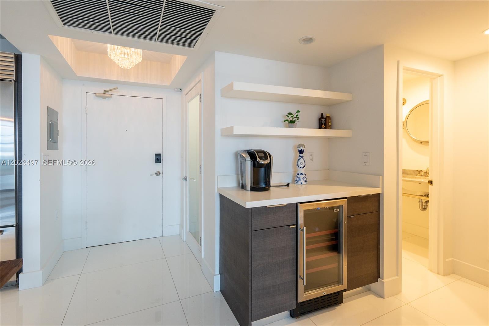 THE DECOPLAGE CONDO - Residential Lease