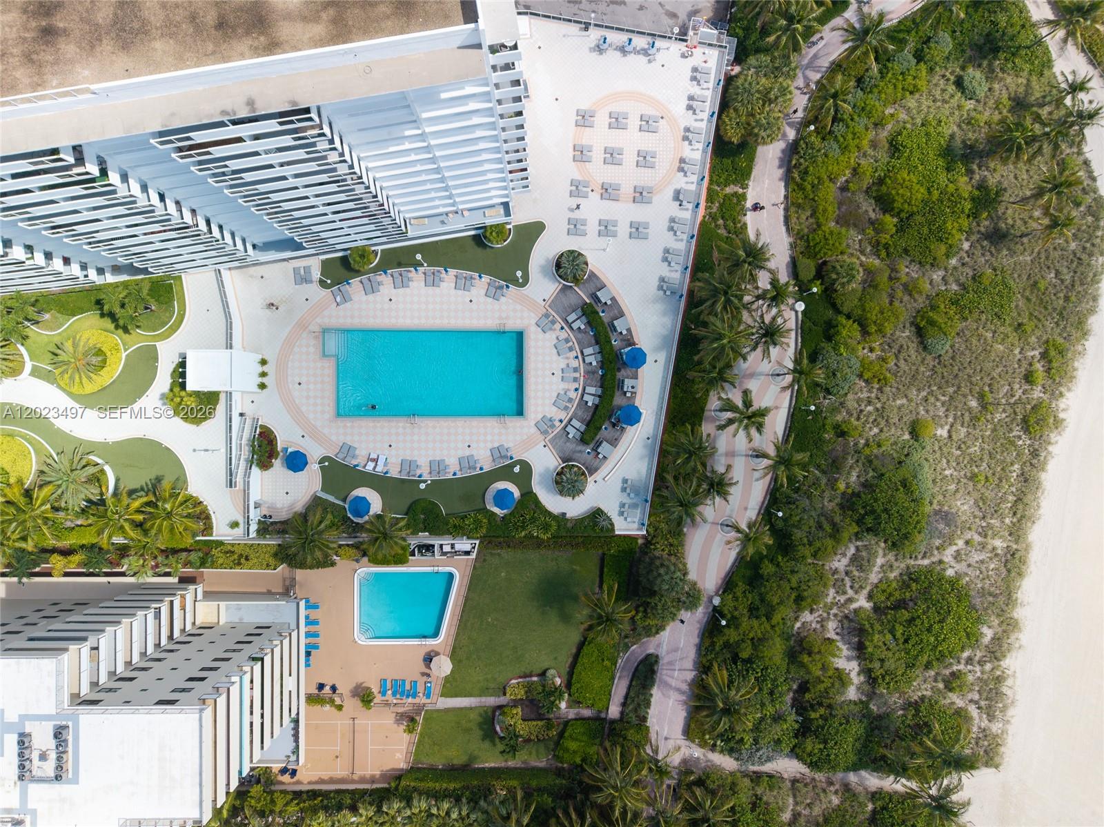 THE DECOPLAGE CONDO - Residential Lease