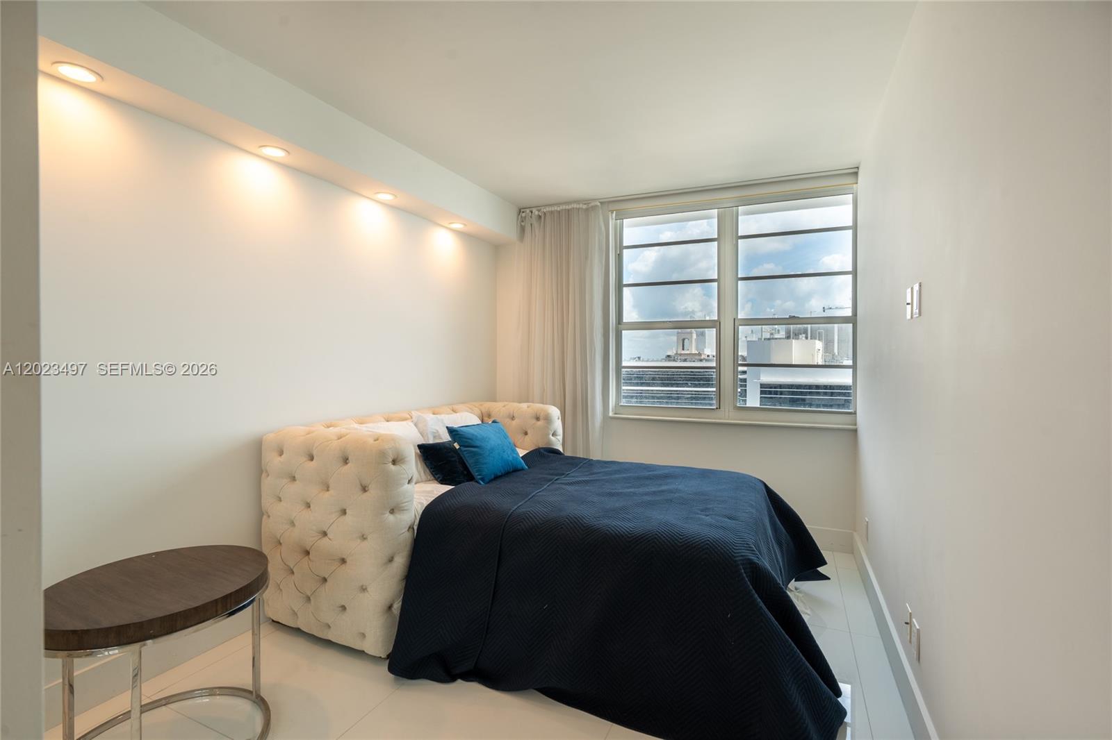 THE DECOPLAGE CONDO - Residential Lease