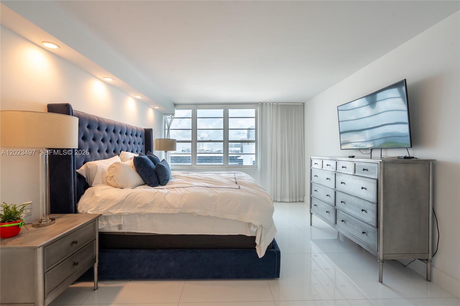 THE DECOPLAGE CONDO - Residential Lease