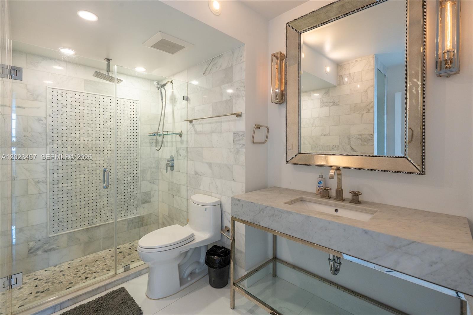 THE DECOPLAGE CONDO - Residential Lease