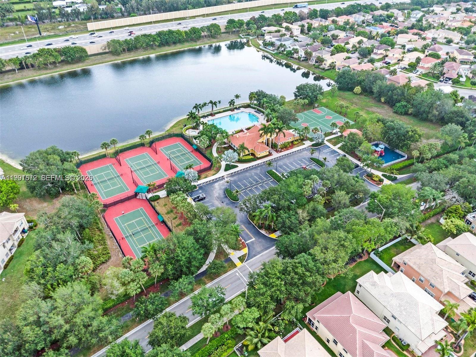 BANYAN BAY CONDO - Residential