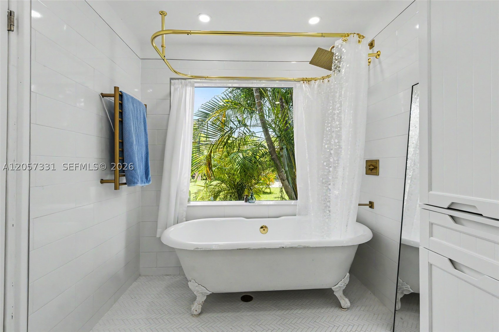 BISCAYNE SHORES CORR PLAT - Residential