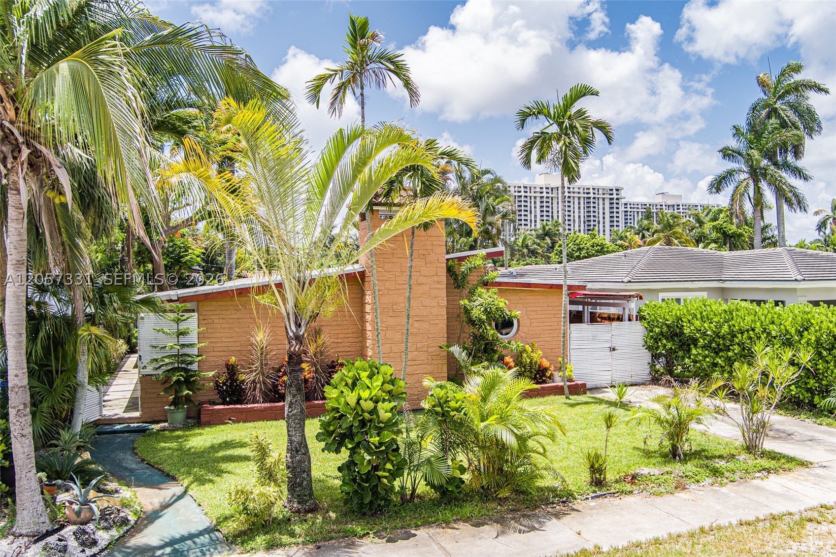 BISCAYNE SHORES CORR PLAT - Residential