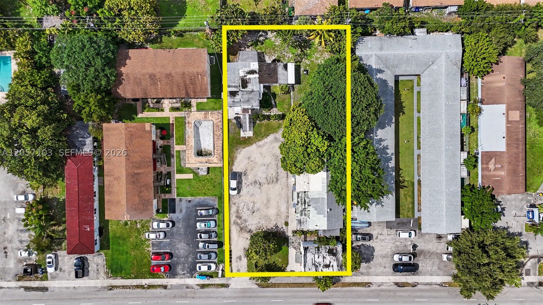 HOLLYWOOD LITTLE RANCHES - Residential Income