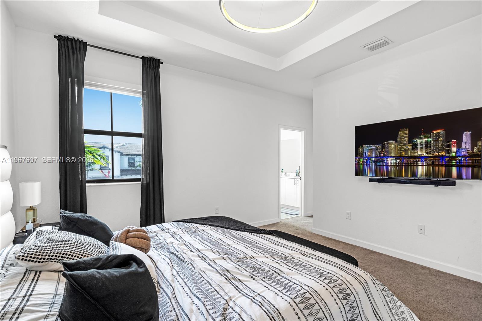 VISTA LAGO - Residential
