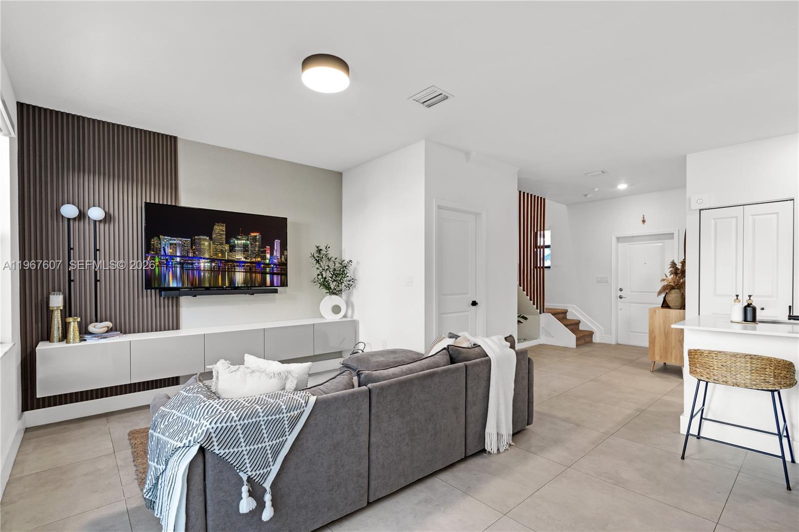 VISTA LAGO - Residential