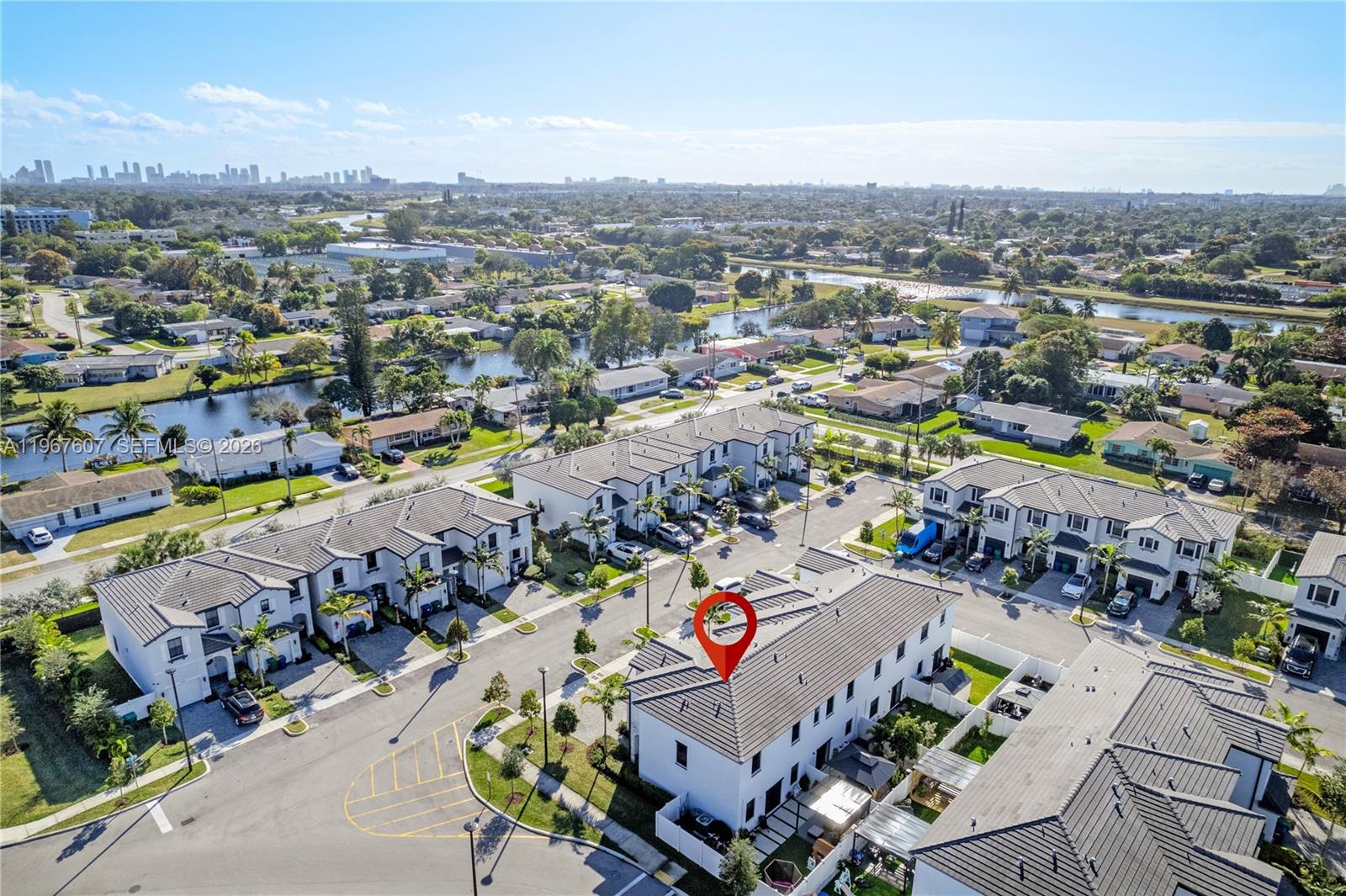VISTA LAGO - Residential