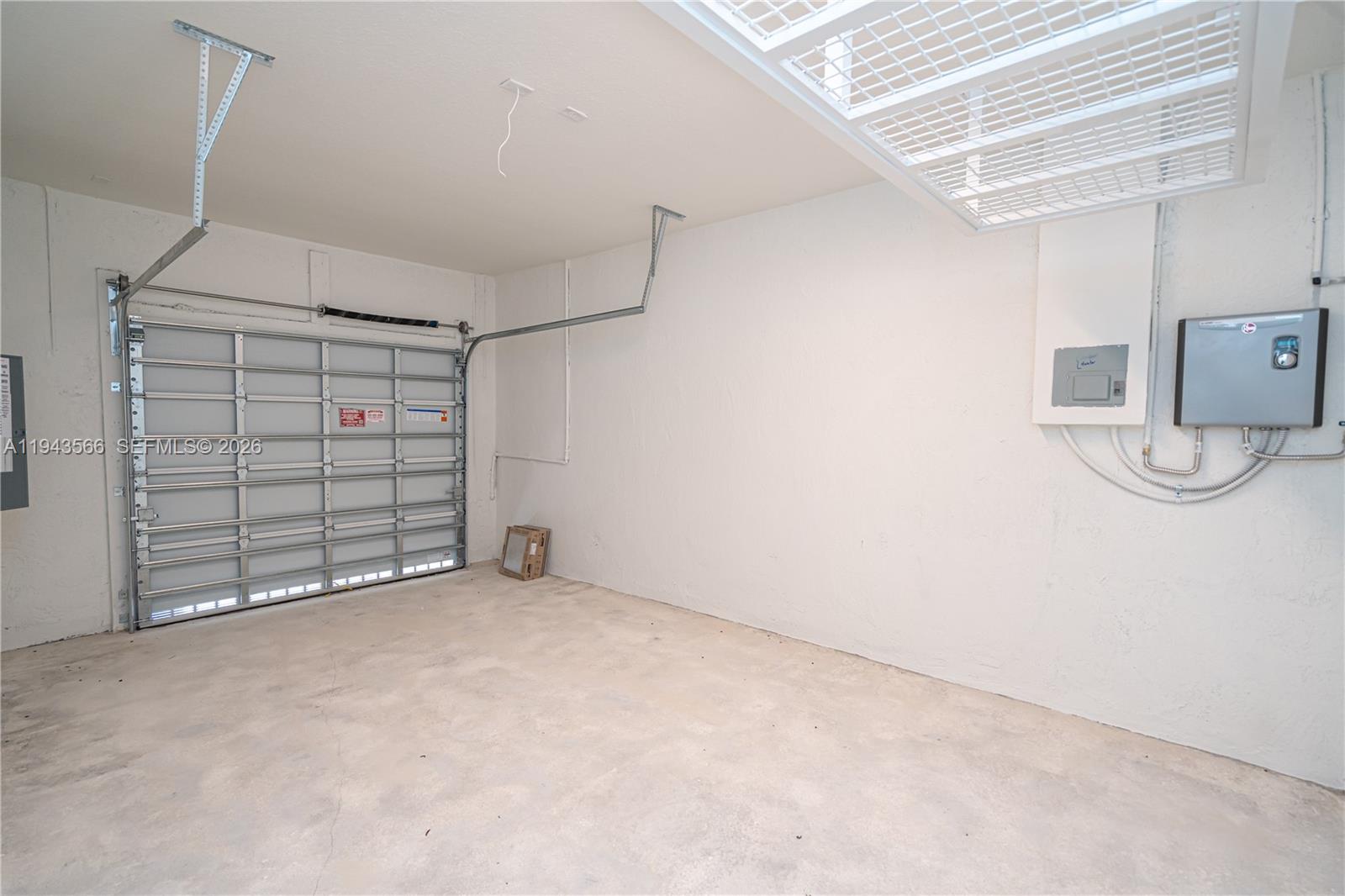 MIAMI LAND AND DEVELOPMEN - Residential Lease