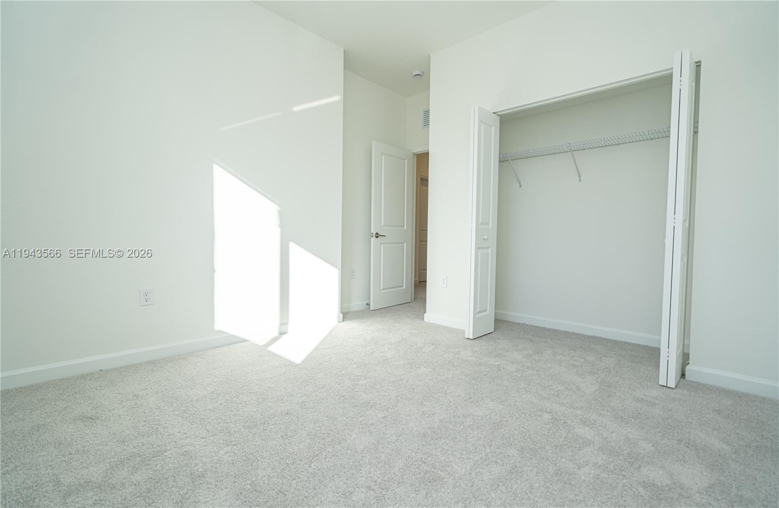 MIAMI LAND AND DEVELOPMEN - Residential Lease