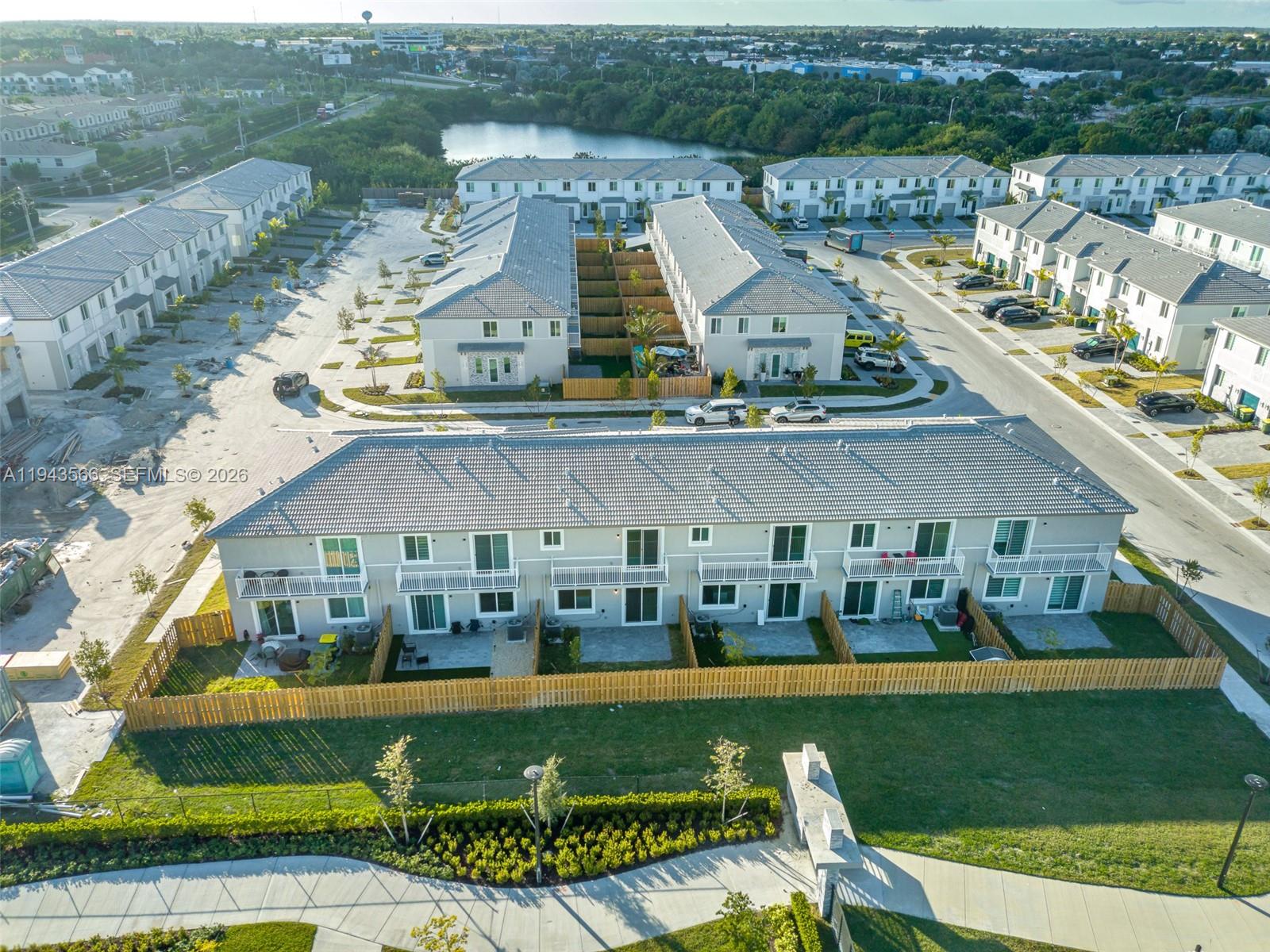 MIAMI LAND AND DEVELOPMEN - Residential Lease