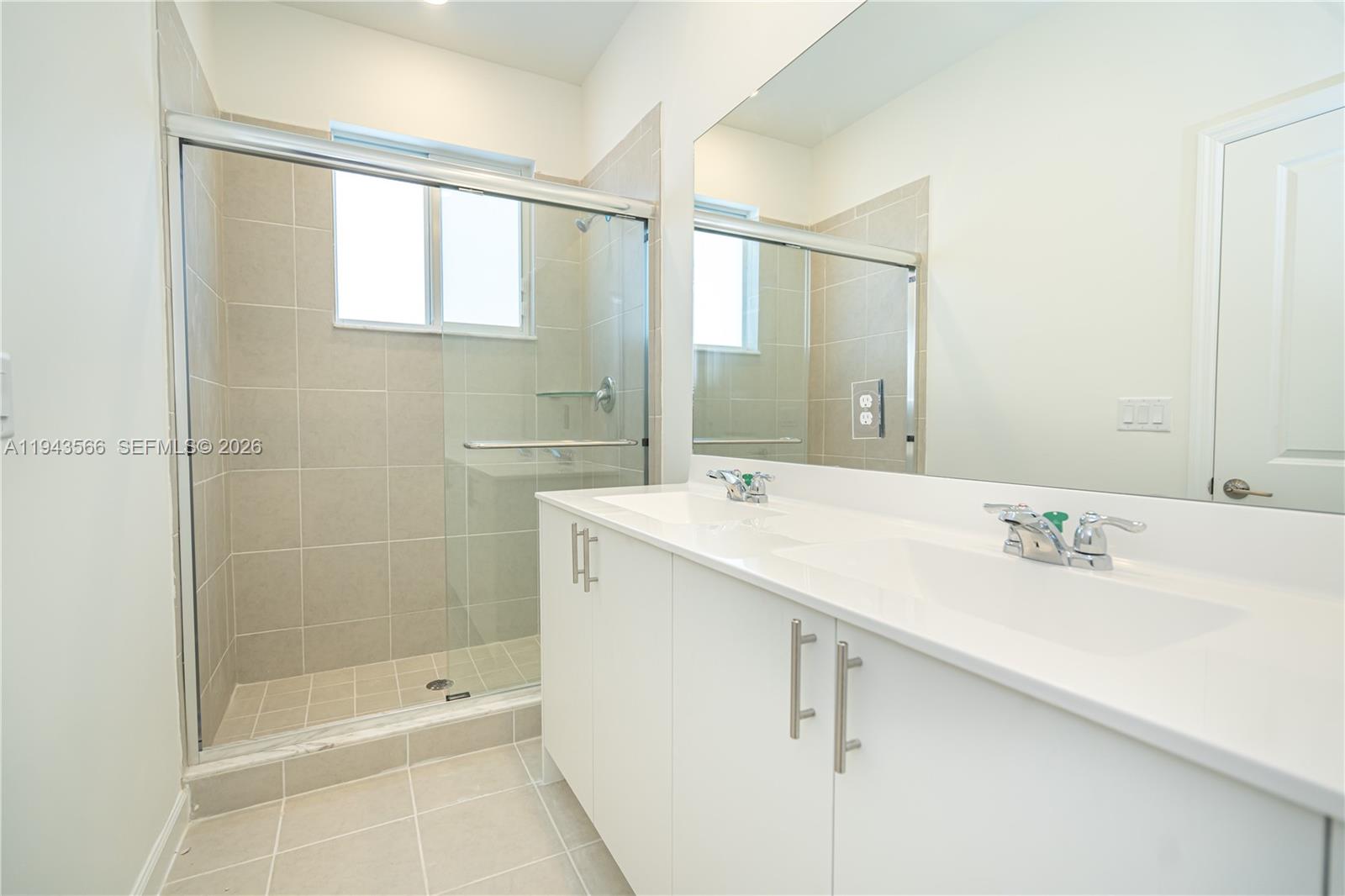 MIAMI LAND AND DEVELOPMEN - Residential Lease
