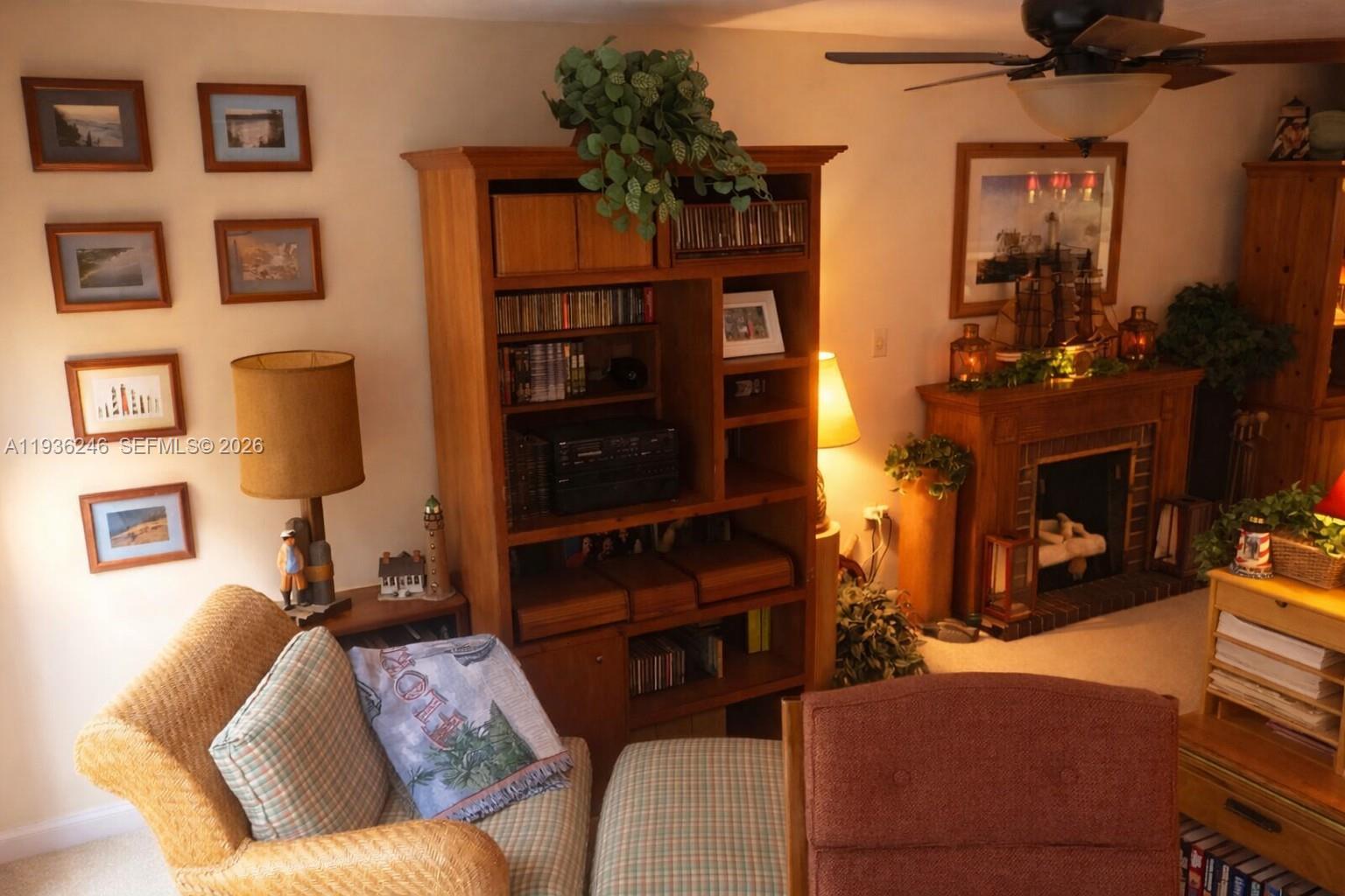 EXECUTIVE BAY CLUB - Residential
