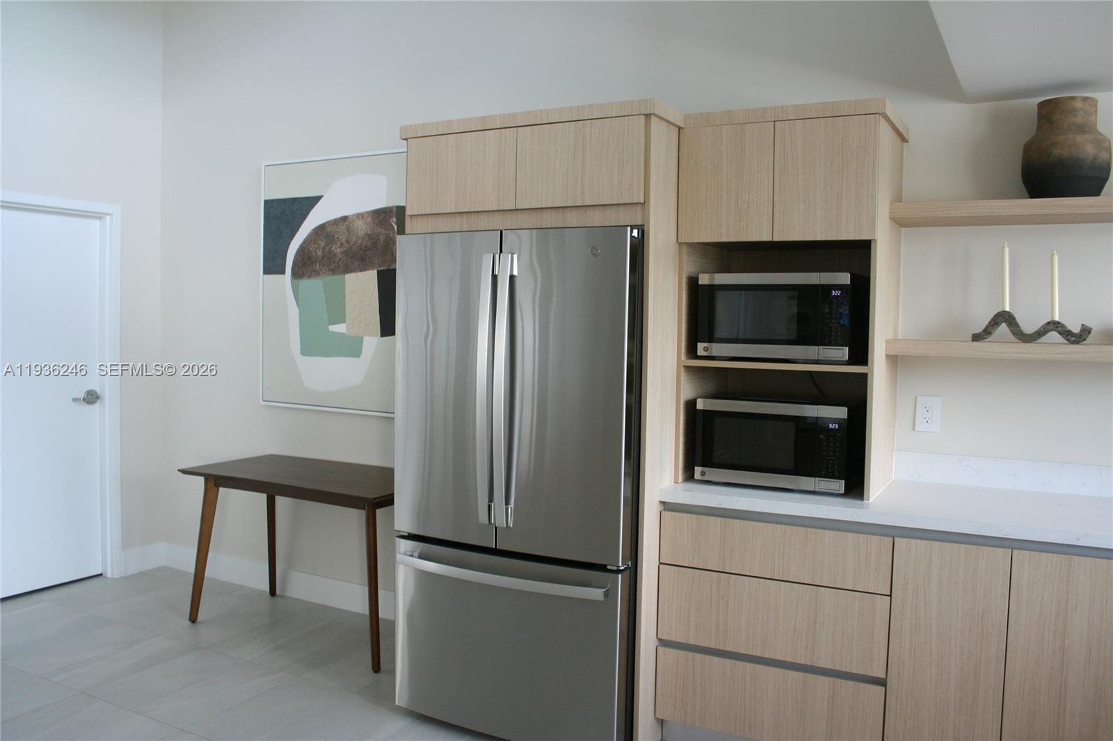 EXECUTIVE BAY CLUB - Residential