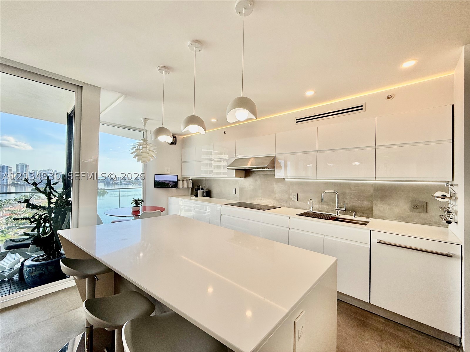 2800 ISL BLVD WILLIAMS IS - Residential