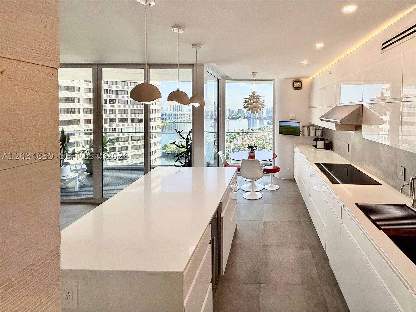 2800 ISL BLVD WILLIAMS IS - Residential