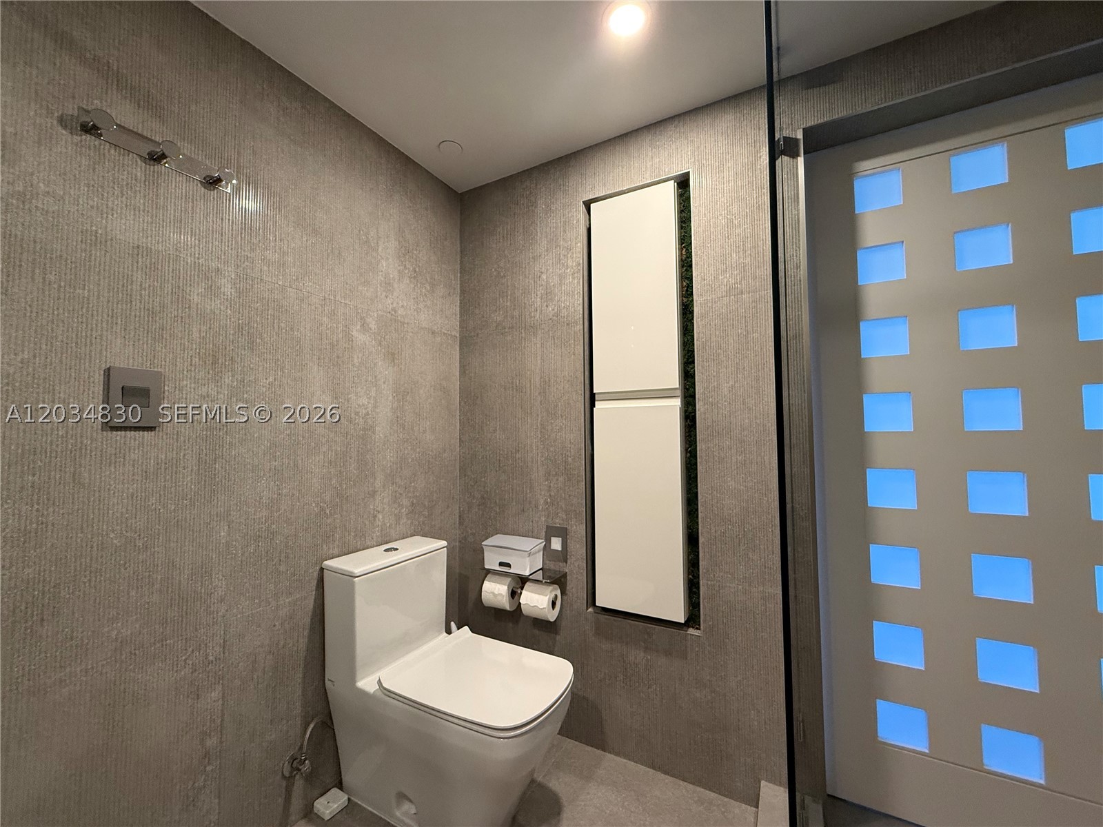 2800 ISL BLVD WILLIAMS IS - Residential
