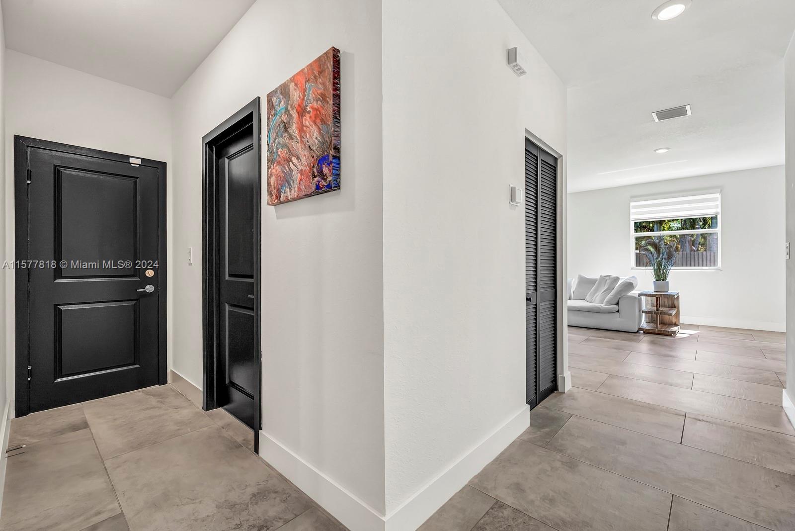 VALENCIA ACRES - Residential