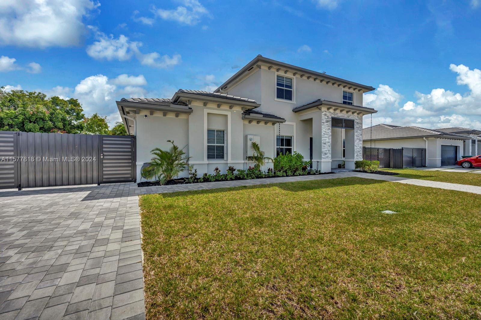 VALENCIA ACRES - Residential
