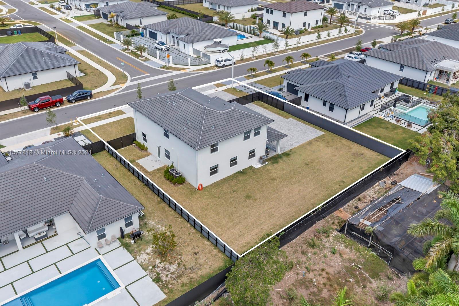 VALENCIA ACRES - Residential