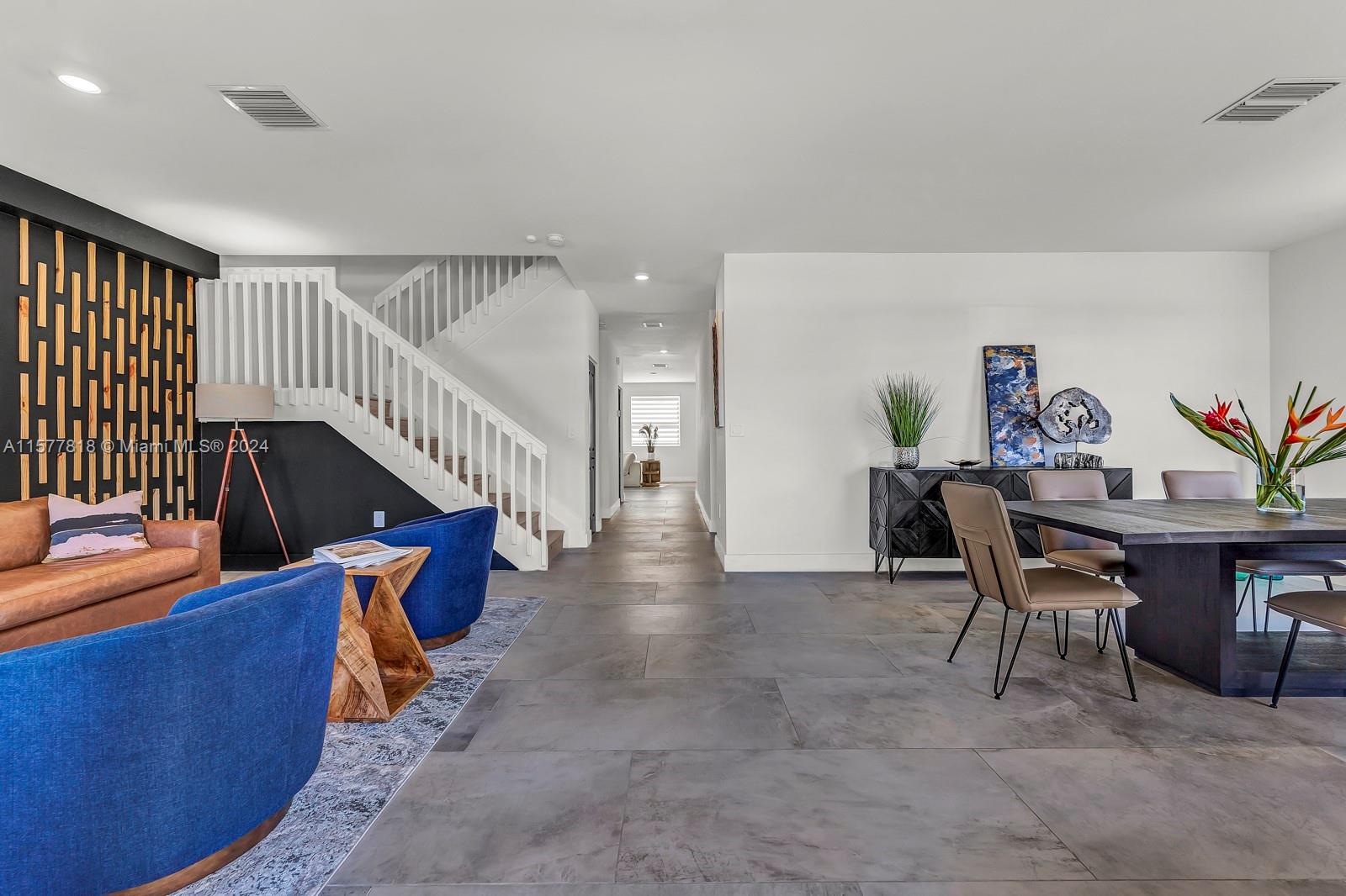 VALENCIA ACRES - Residential